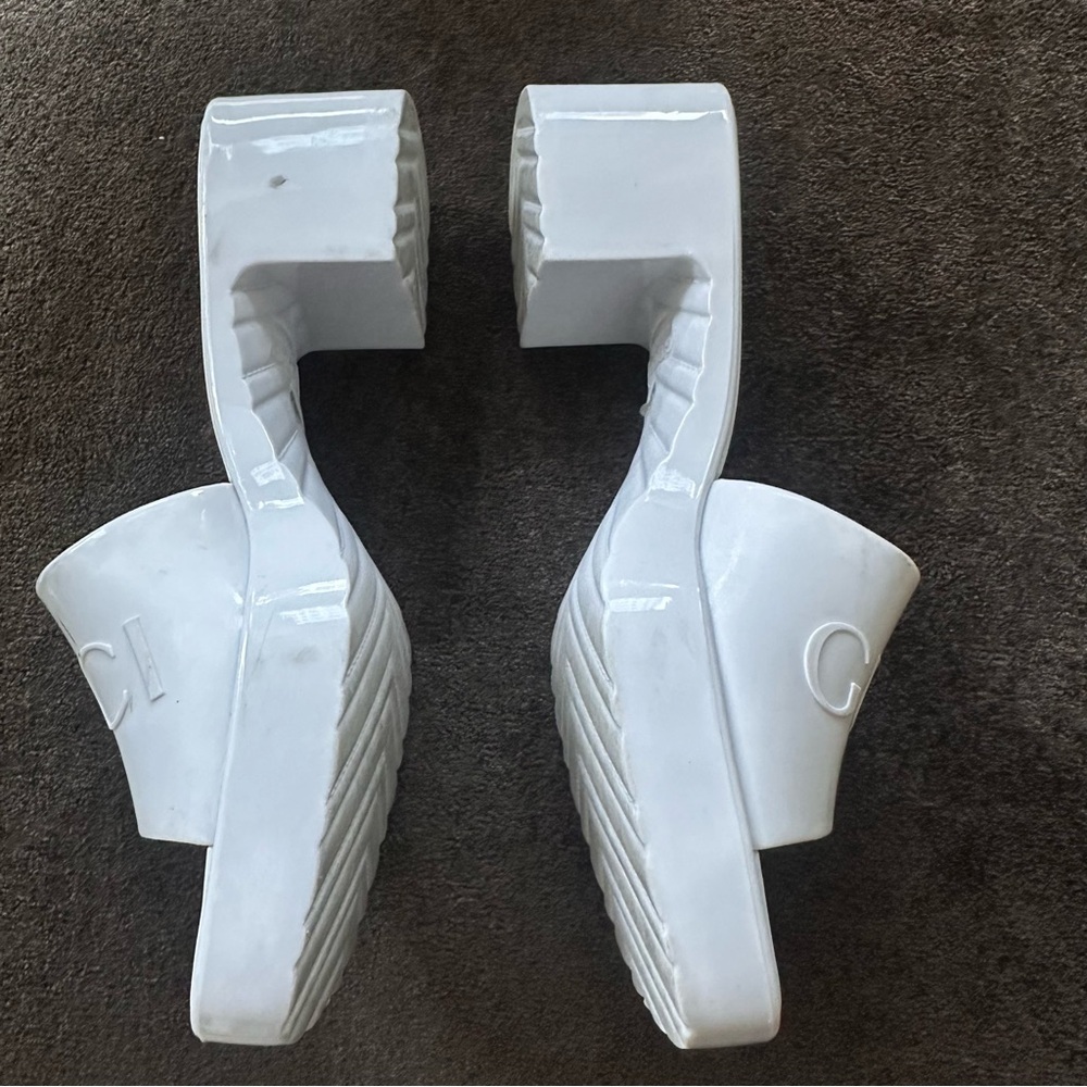 Gucci Women's White Mules - Picture 2 of 3